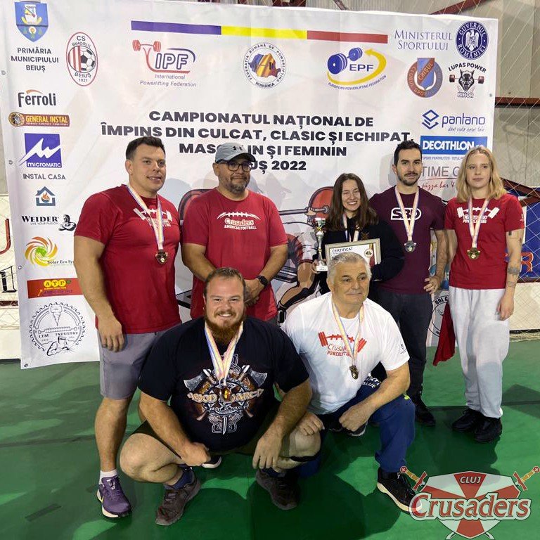 Bunicu' de 70 ani din Cluj, care a devenit campion național la powerlifting