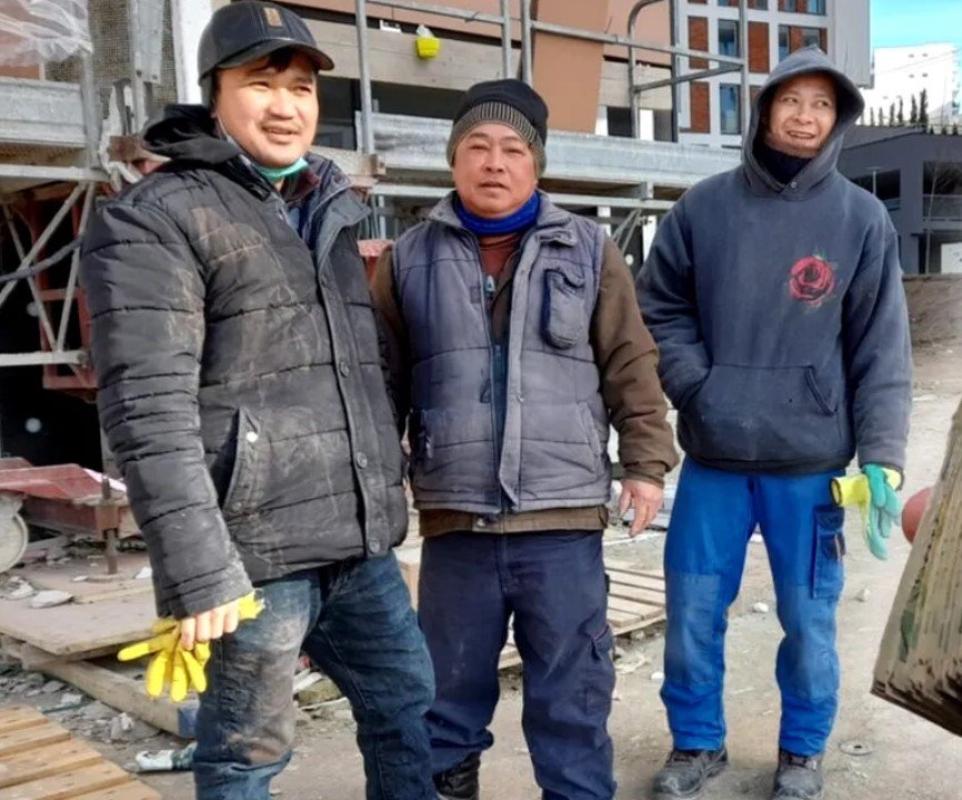 Ce salarii primesc trei vietnamezi care muncesc în Cluj-Napoca / Românii nu sunt de găsit