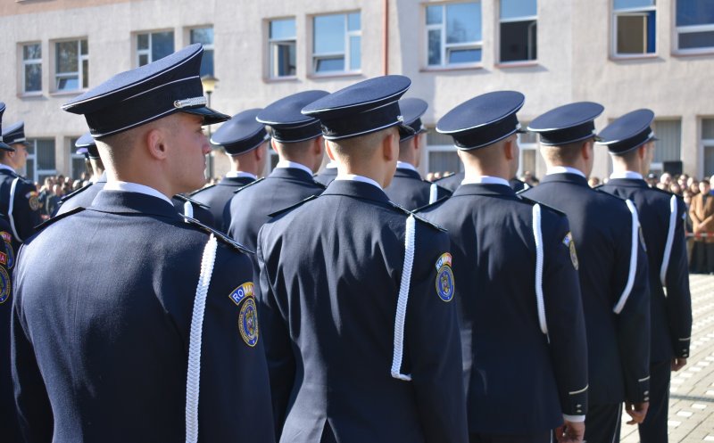 Mii de candidați la admiterea în şcolile de poliţie din Cluj-Napoca și Câmpina. Câți se "bat" pe un loc