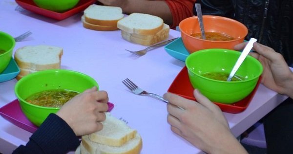 Programul "Masă caldă" pentru încă 6 școli din Cluj