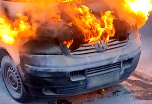 Maşina care a ars pe Calea Florești din Cluj-Napoca: "Am folosit peste 10 extinctoare, dar fără folos..."