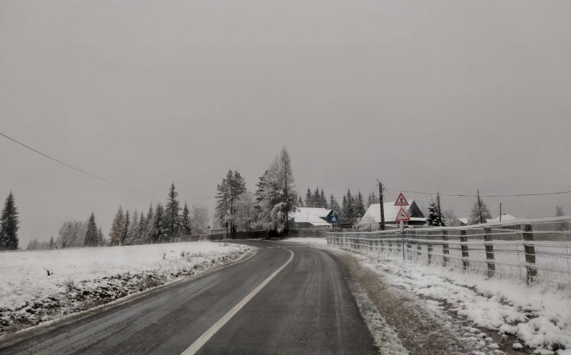 Cum se circulă pe drumurile din județul Cluj după ce a nins în unele zone