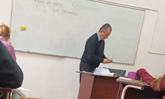 „Balibacea”, fost interlop, profesor de matematică la o școală din Turda. Profesorii, în grevă