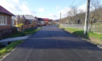 O nouă localitate din Cluj are asfalt proaspăt. Cum arată șoseaua