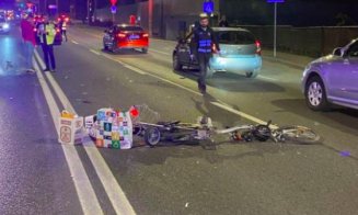 Biciclist, lovit din plin în centrul Clujului. Bărbatul a fost transportat de urgență la spital. Care e starea lui