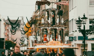 Criza energetică fură din frumusețea târgurilor de Crăciun. Cum sunt luminate în acest an cele mai frumoase capitale europene