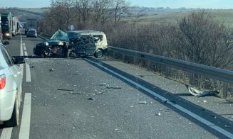 Accident între o maşină şi un camion pe Cluj - Oradea. O femeie a murit/ Trafic blocat
