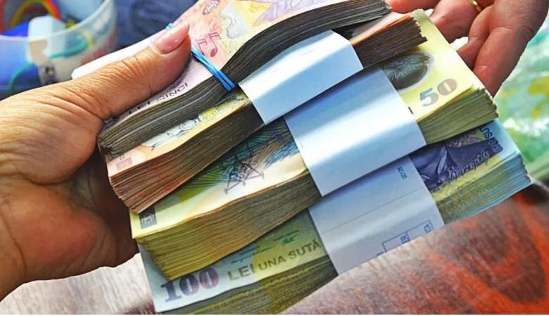 Tânără de 21 de ani, arestată pentru furt. A pătruns într-un birou din Cluj și a plecat cu peste 4.000 de euro