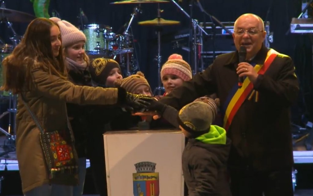 S-a aprins iluminatul festiv la Cluj-Napoca