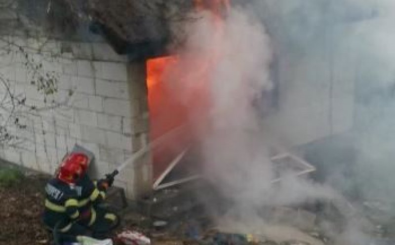 Cluj: INCENDIU la o magazie plină cu vopseluri, lacuri și drujbe pe benzină