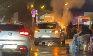 Mașină cuprinsă de flăcări în Grigorescu. Intervin pompierii