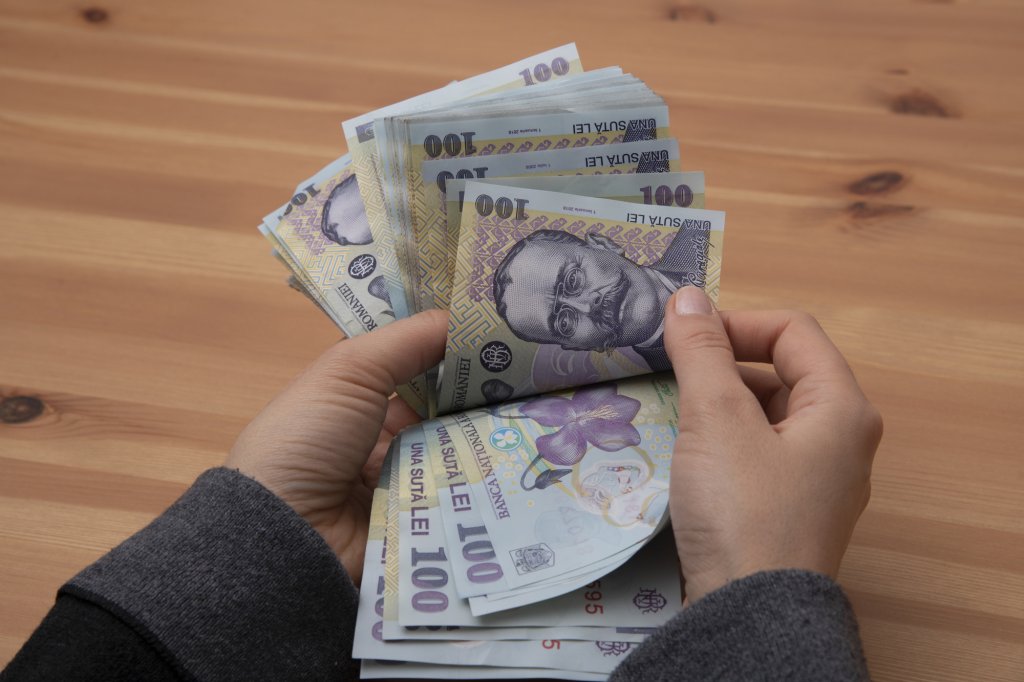 E oficial. Salariul minim pe economie va fi 3.000 de lei în 2023. Guvernul a aprobat creșterea