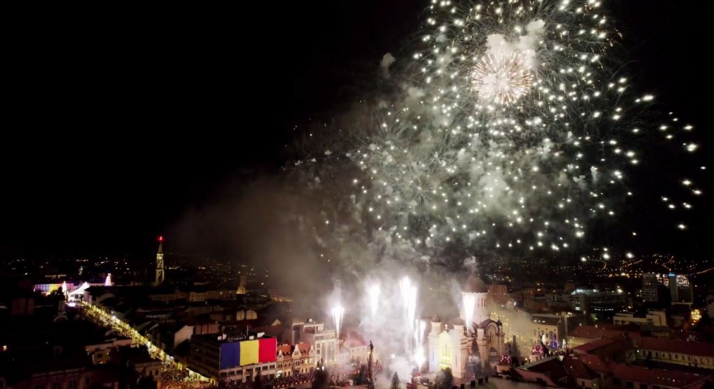 VIDEO: Imagini superbe de la spectacolul de drone și artificii de la Cluj-Napoca, de 1 Decembrie