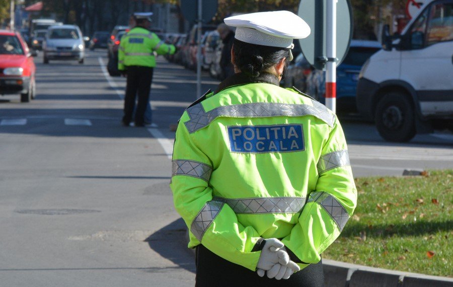 Atenție în trafic! De astăzi, Poliţia Locală poate amenda șoferii care încalcă anumite reguli de circulaţie