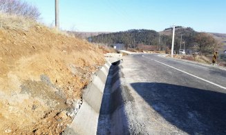 Asfalt și reparații pe un nou drum județean din Cluj