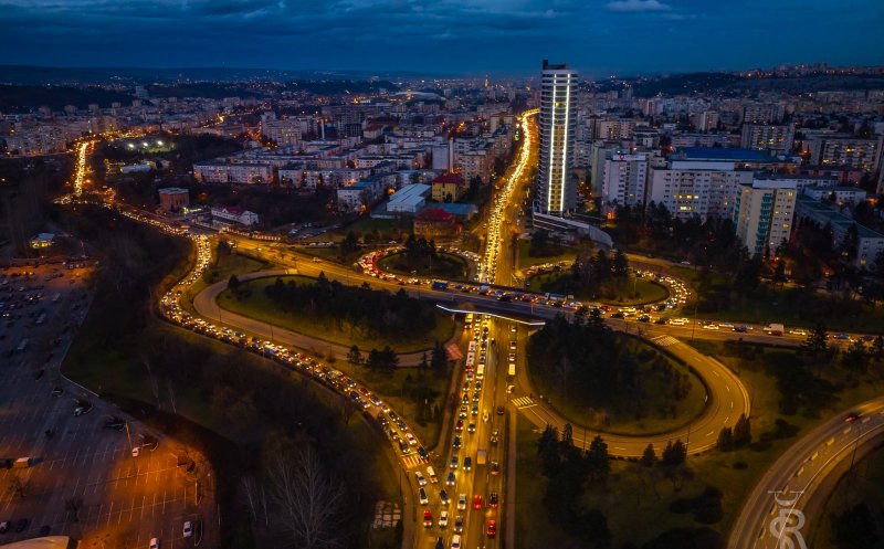 Clujul, blocat vineri seara. Trafic infernal pe principalele artere ale orașului