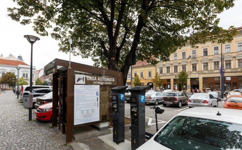 Doar 47.000 de locuri de parcare pentru cele 200.000 de mașini din Cluj-Napoca. Cu cât se vor scumpi abonamentele în 2023
