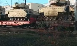 Transport de tancuri americane pe calea ferată prin Cluj
