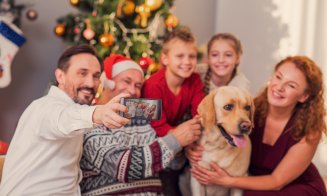 5 din 10 români vor petrece Crăciunul și Revelionul acasă anul acesta