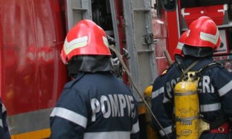 Garaj cuprins de flăcări în Florești