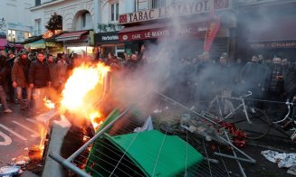 ATAC armat în Paris. Trei morţi