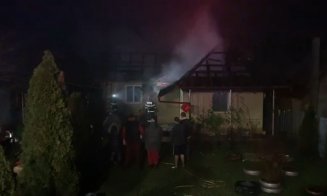 INCENDIU la Cluj în noaptea de Revelion.  O casă a fost mistuită de flăcări