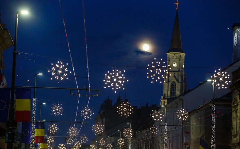 Iluminatul festiv din Cluj-Napoca va fi oprit luni! Primarul Boc: „Bucurați-vă de ultimele zile”