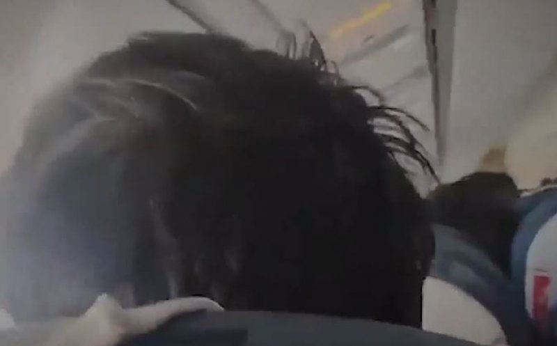 VIDEO - Ultimele momente înaintea prăbușirii avionului din Nepal. Un pasager a fost în direct pe Facebook