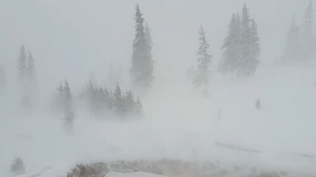 COD PORTOCALIU de viscol puternic și precipitații în Apuseni. În Meridionali e COD ROȘU