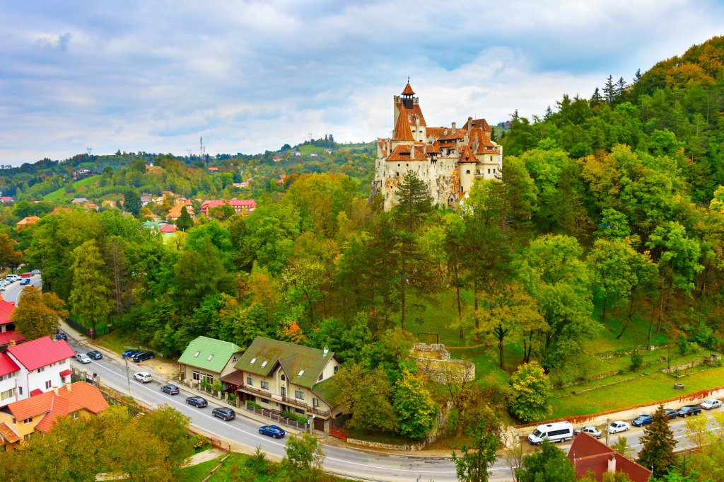 Adio construcții ILEGALE în zonele turistice. Proprietarii vor fi somați să le desființeze în 48 de ore