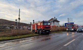 INCENDIU în Sânnicoară. Intervin pompierii cu mai multe autospeciale