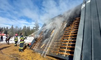 Incendiu la o cabană din Mărișel. De la ce a pornit focul