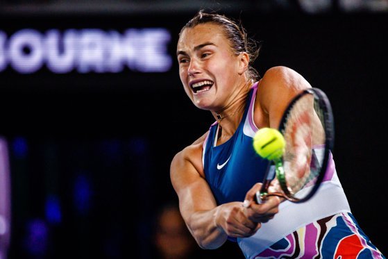 Aryna Sabalenka a cucerit trofeul Australian Open