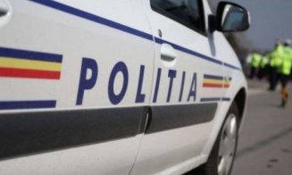Accident pe A10 Sebeș-Turda. S-a răsturnat o platformă de tractări auto