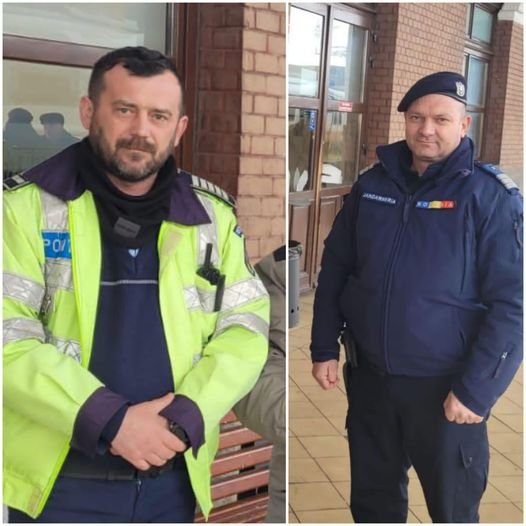 Doi polițiști din Cluj au găsit și înapoiat o borsetă cu 20.000 de lei. Un bătrân a uitat-o în tren