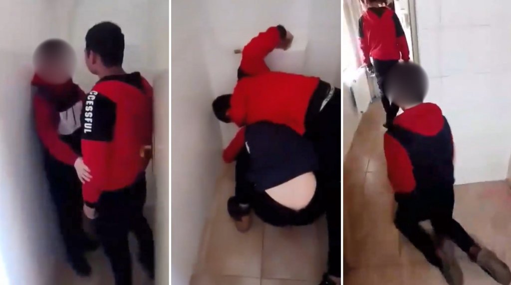 ŞOCANT: 2 elevi, obligați de un coleg să își bage capul în WC