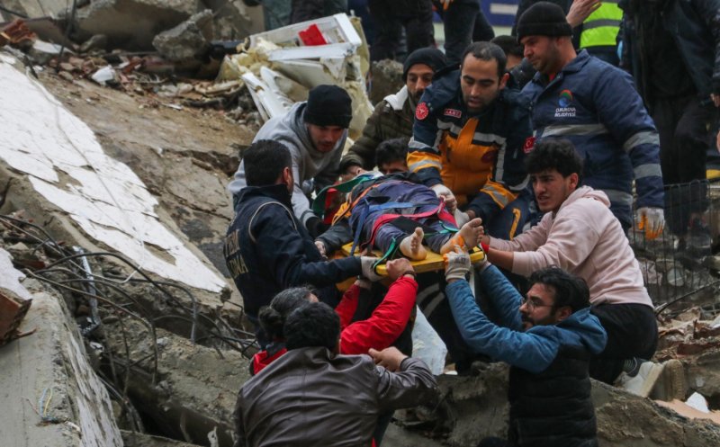 BILANŢUL victimelor care au murit în cutremurul din Turcia şi Siria a crescut la peste 4.800 de oameni