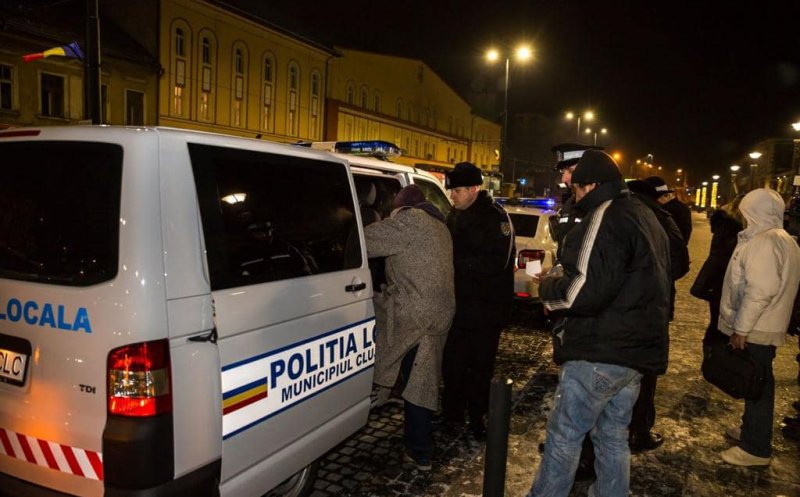 Boc: ''Nimeni nu doarme sub cerul liber la Cluj-Napoca!''. La ce numere de telefon puteți suna