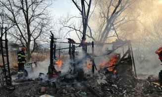 Locuință improvizată, mistuită de flăcări la Cluj-Napoca
