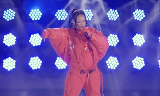 Rihanna a făcut show la Super Bowl. Artista e din nou însărcinată