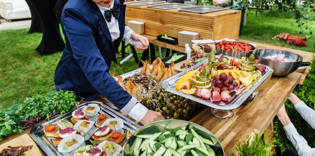 Reprezentanții de vânzări din HoReCa, printre cei mai căutați la Cluj. Câștigă până la 1.000 euro/lună