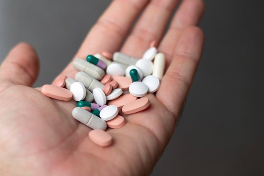 Avertisment: Un tip de medicamente pentru răceală și gripă, risc crescut de atac de cord și AVC