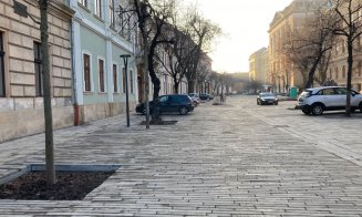 Avansează lucrările pe Kogălniceanu: s-a pus piatră cubică / Șantierul stagnează pe Maniu