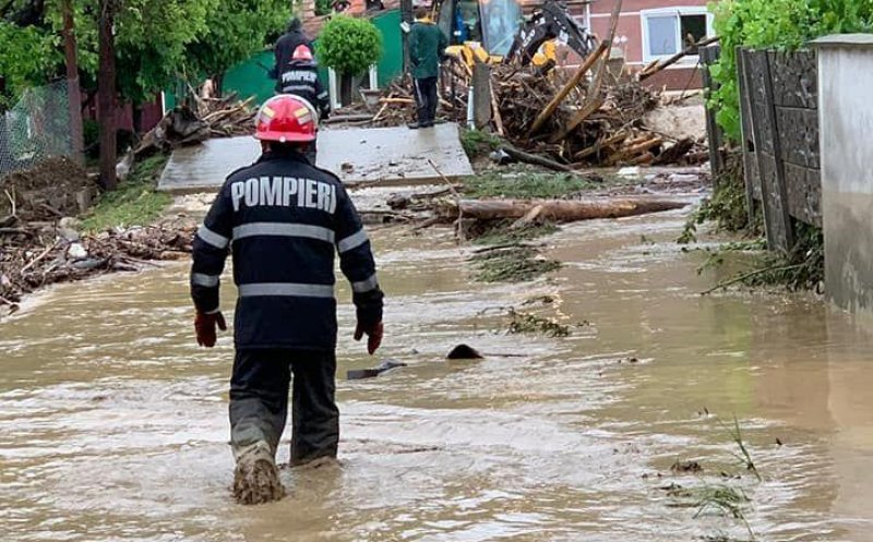 Cod portocaliu de viituri pe râuri din şapte judeţe, până luni seara