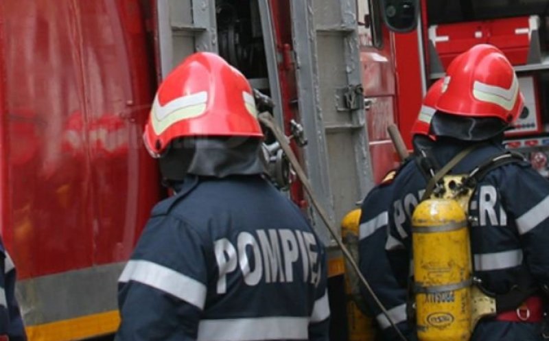Cluj: O mașină a luat foc pe Autostrada Transilvania