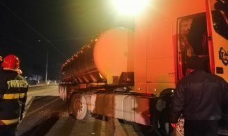 ACCIDENT în Cluj-Napoca. O autocisternă ajuns pe contrasens, în podul de pe Oaşului
