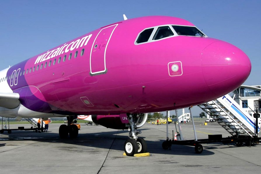 Wizz Air SUSPENDĂ TOATE zborurile către și dinspre Chișinău / Suplimentează zborurile dintr-un oraș din România