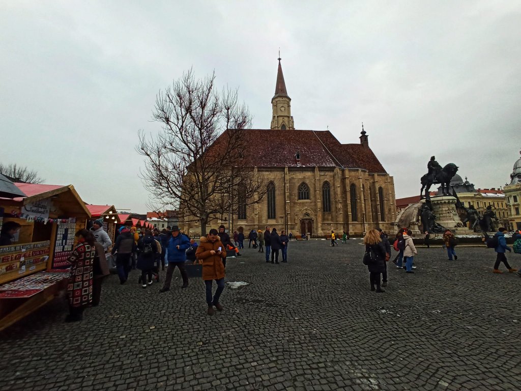 La Cluj-Napoca au apărut și mărțișoare pentru pisici/ Prețuri între 15 - 100 lei pentru un simbol al primăverii