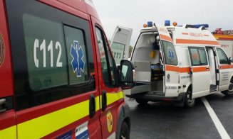 Accident Cluj: Mașină înfiptă într-un stâlp în Viișoara. O tânără a ajuns la spital