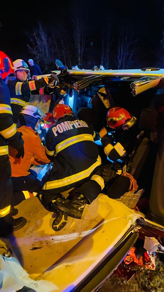 Şoferul care a smuls cu maşina un copac din rădăcini pe strada Bucium avea 0,93 alcoolemie